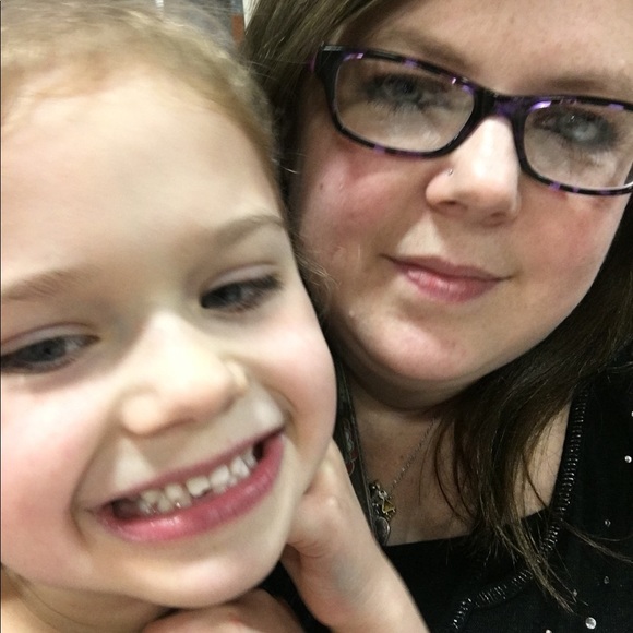 Meet your Posher, Melissa - Picture 1 of 1